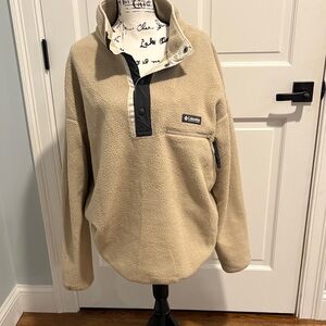 Columbia Beige Fleece Pullover with Black Accents